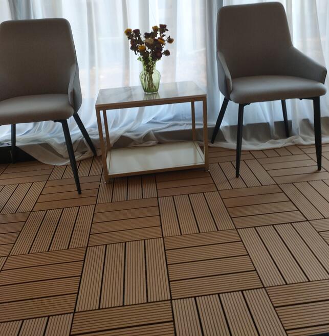 300X300X22mm deck tile