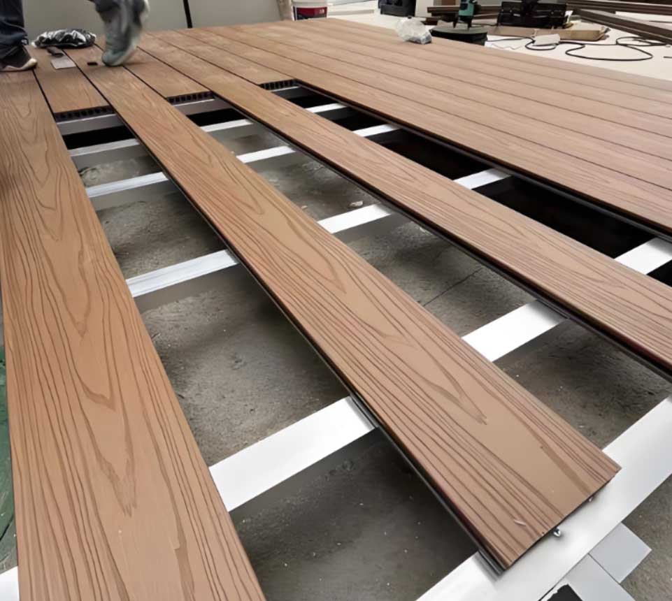 China capped wpc decking