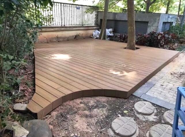 capped composite decking board