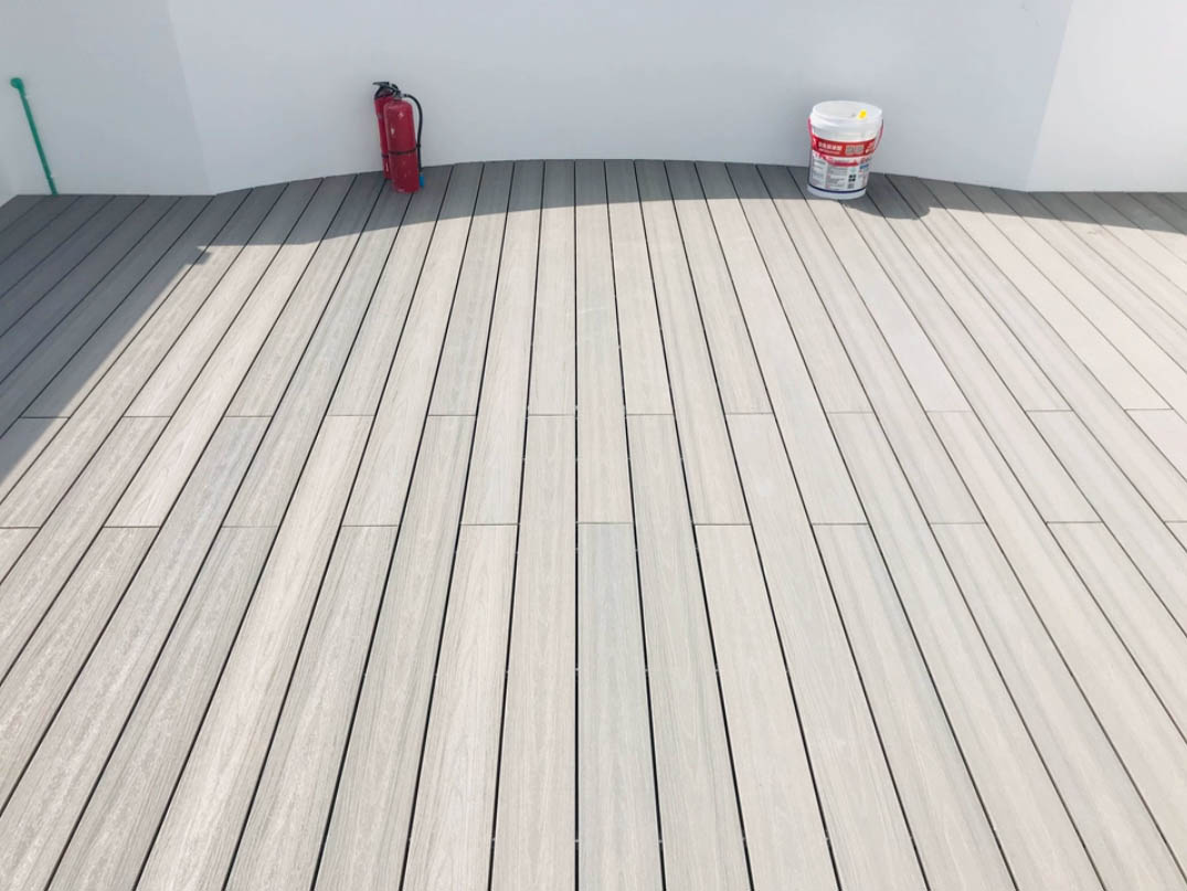 capped wpc decking for swimming pool